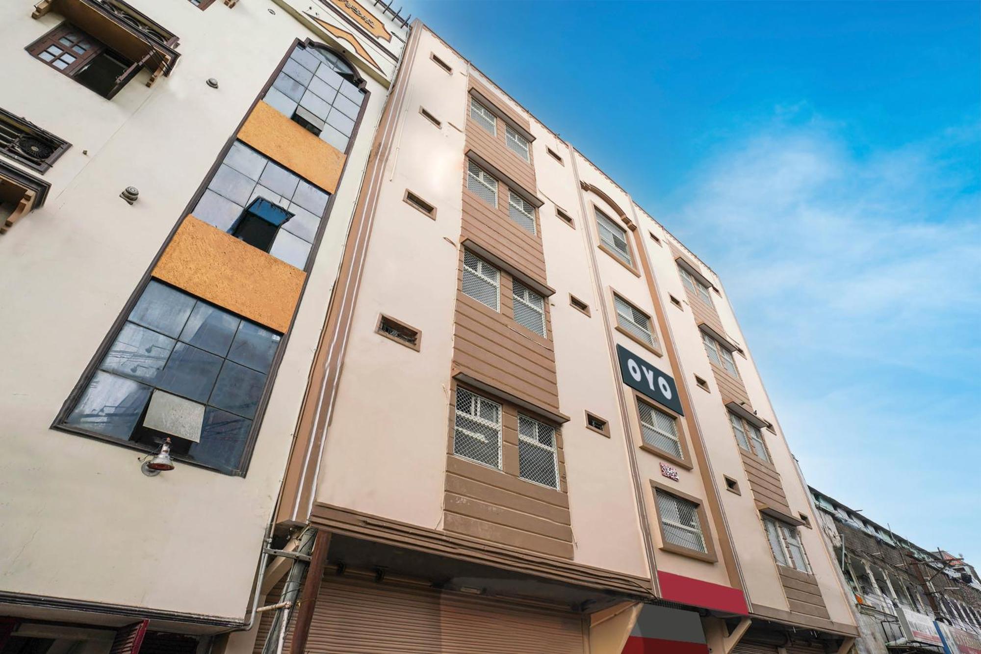 Hotel O Aroma Classic Near Nampally Main Railway Station Hyderabad Exterior foto