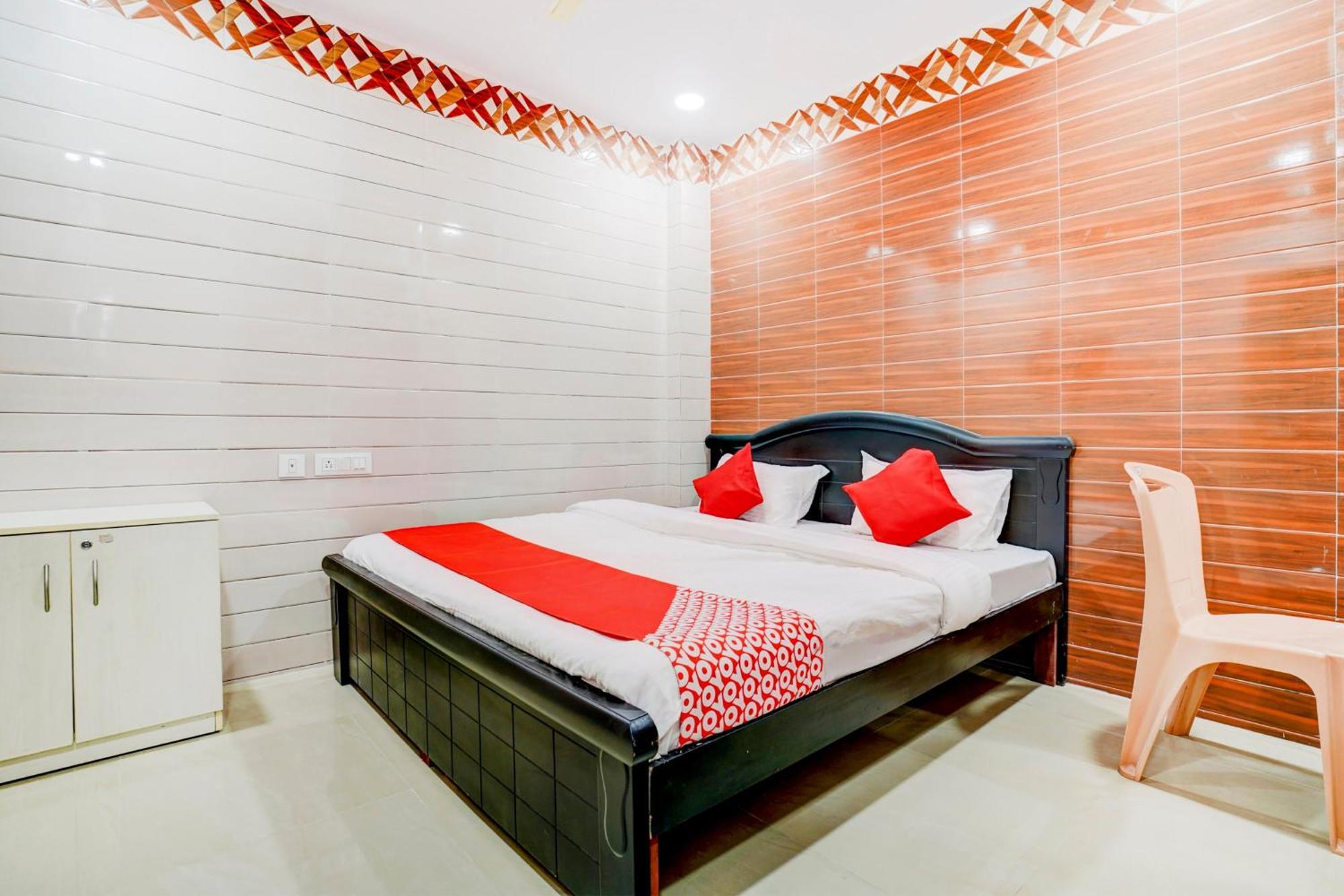 Hotel O Aroma Classic Near Nampally Main Railway Station Hyderabad Exterior foto